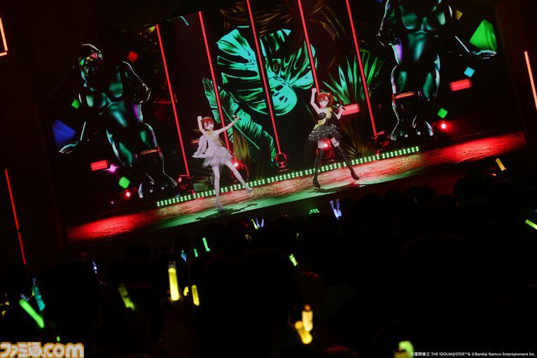 『アイマス』双海亜美・真美 twin live“ふたごぼしのつばさ”東京公演リポート。全曲ふたりでのステージで、新曲『北極星をズラしちゃえ！』でも一体感のあるパフォーマンスを披露。