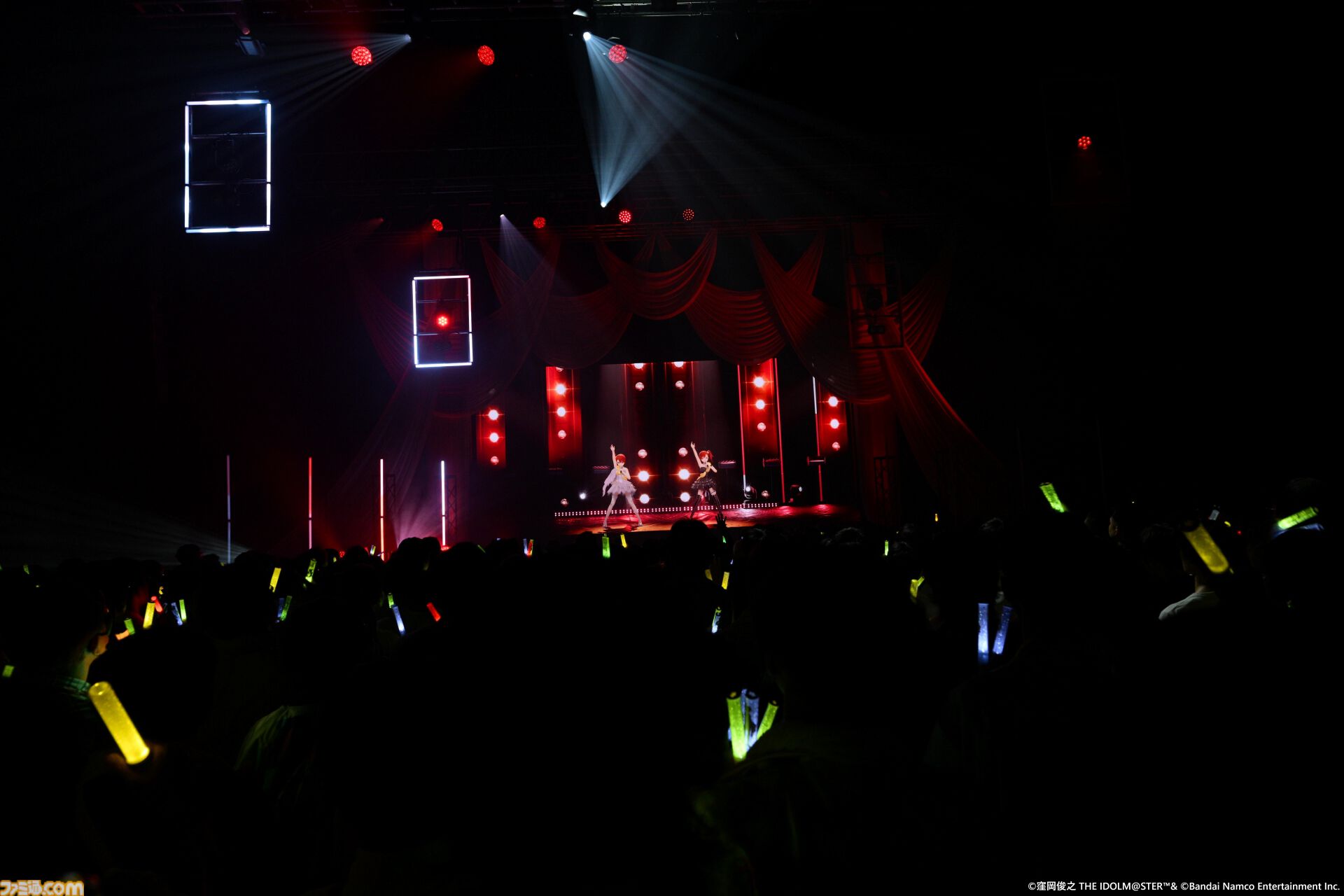 『アイマス』双海亜美・真美 twin live“ふたごぼしのつばさ”東京公演リポート。全曲ふたりでのステージで、新曲『北極星をズラしちゃえ！』でも一体感のあるパフォーマンスを披露。