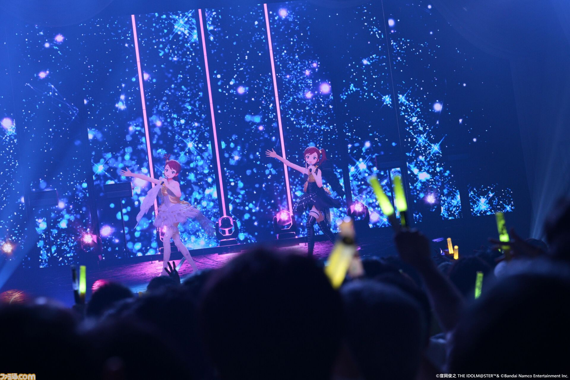 『アイマス』双海亜美・真美 twin live“ふたごぼしのつばさ”東京公演リポート。全曲ふたりでのステージで、新曲『北極星をズラしちゃえ！』でも一体感のあるパフォーマンスを披露。