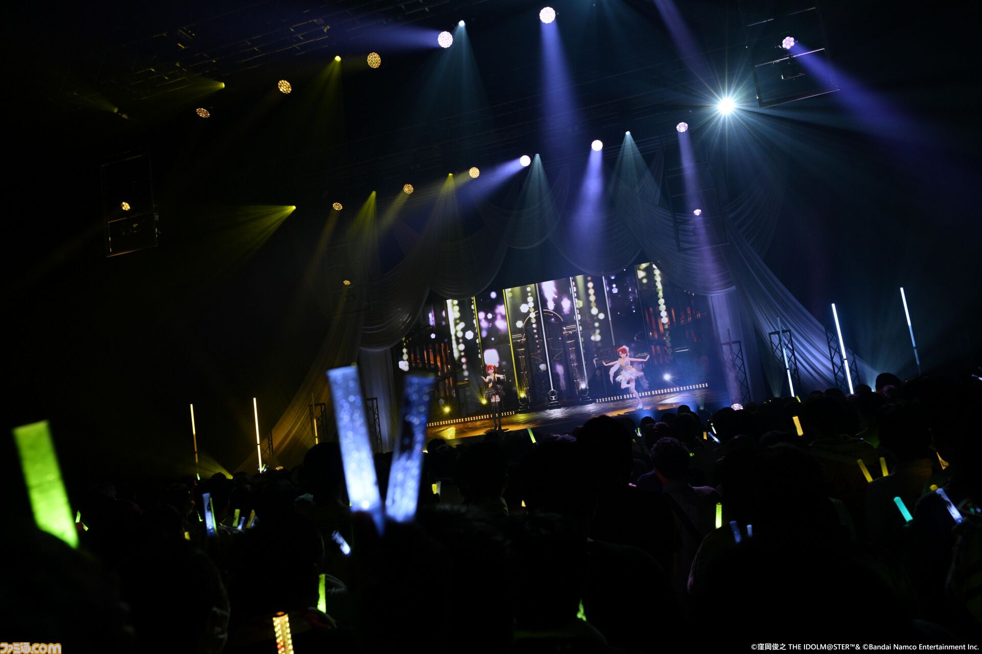 『アイマス』双海亜美・真美 twin live“ふたごぼしのつばさ”東京公演リポート。全曲ふたりでのステージで、新曲『北極星をズラしちゃえ！』でも一体感のあるパフォーマンスを披露。