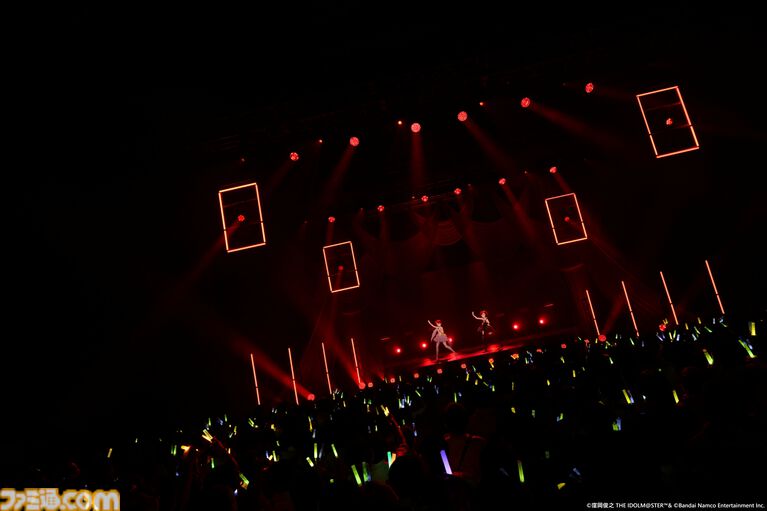 『アイマス』双海亜美・真美 twin live“ふたごぼしのつばさ”東京公演リポート。全曲ふたりでのステージで、新曲『北極星をズラしちゃえ！』でも一体感のあるパフォーマンスを披露。