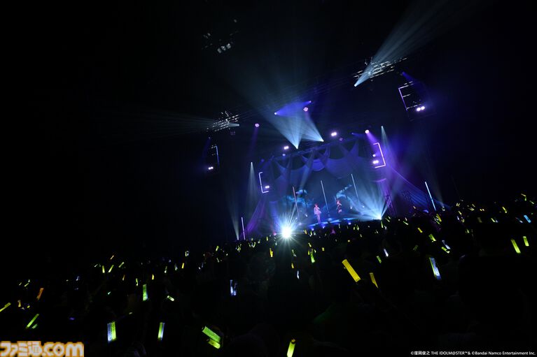 『アイマス』双海亜美・真美 twin live“ふたごぼしのつばさ”東京公演リポート。全曲ふたりでのステージで、新曲『北極星をズラしちゃえ！』でも一体感のあるパフォーマンスを披露。