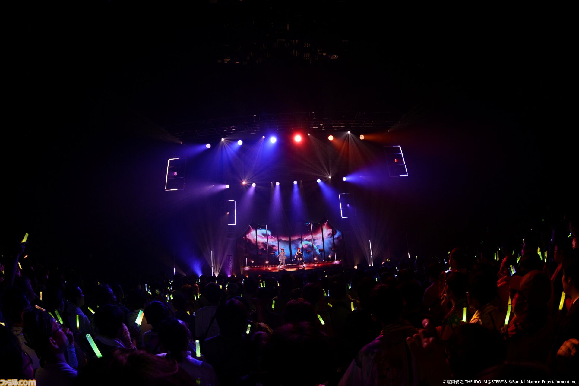 『アイマス』双海亜美・真美 twin live“ふたごぼしのつばさ”東京公演リポート。全曲ふたりでのステージで、新曲『北極星をズラしちゃえ！』でも一体感のあるパフォーマンスを披露。