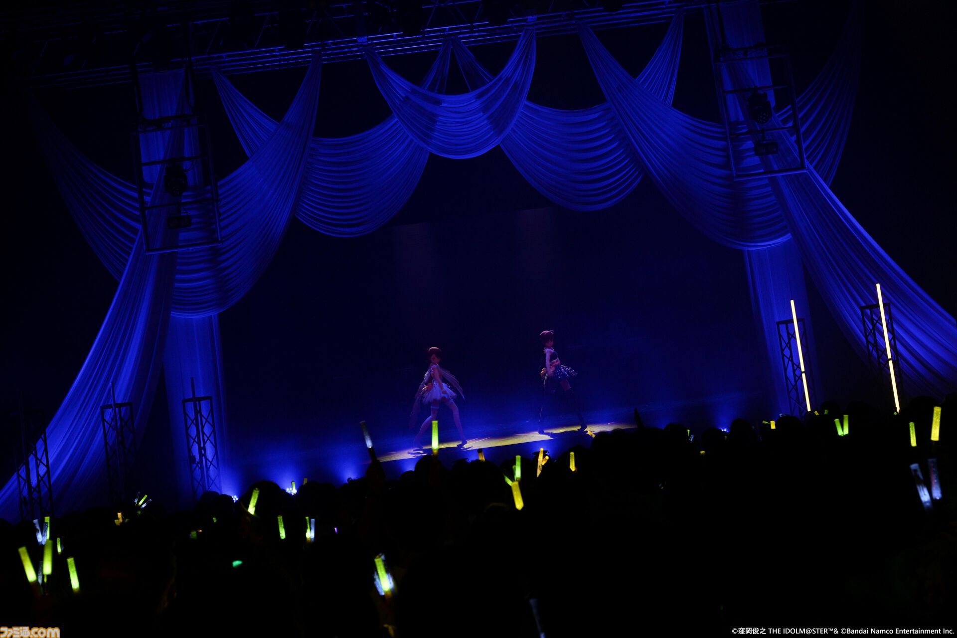 『アイマス』双海亜美・真美 twin live“ふたごぼしのつばさ”東京公演リポート。全曲ふたりでのステージで、新曲『北極星をズラしちゃえ！』でも一体感のあるパフォーマンスを披露。
