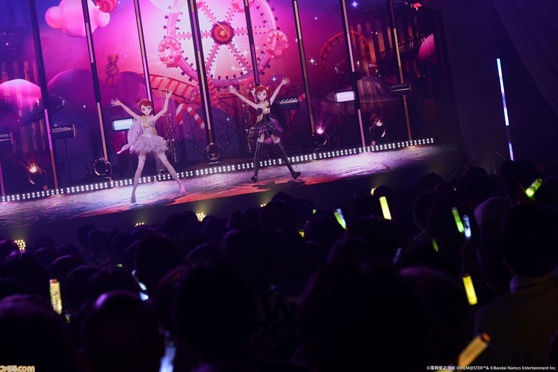 『アイマス』双海亜美・真美 twin live“ふたごぼしのつばさ”東京公演リポート。全曲ふたりでのステージで、新曲『北極星をズラしちゃえ！』でも一体感のあるパフォーマンスを披露。