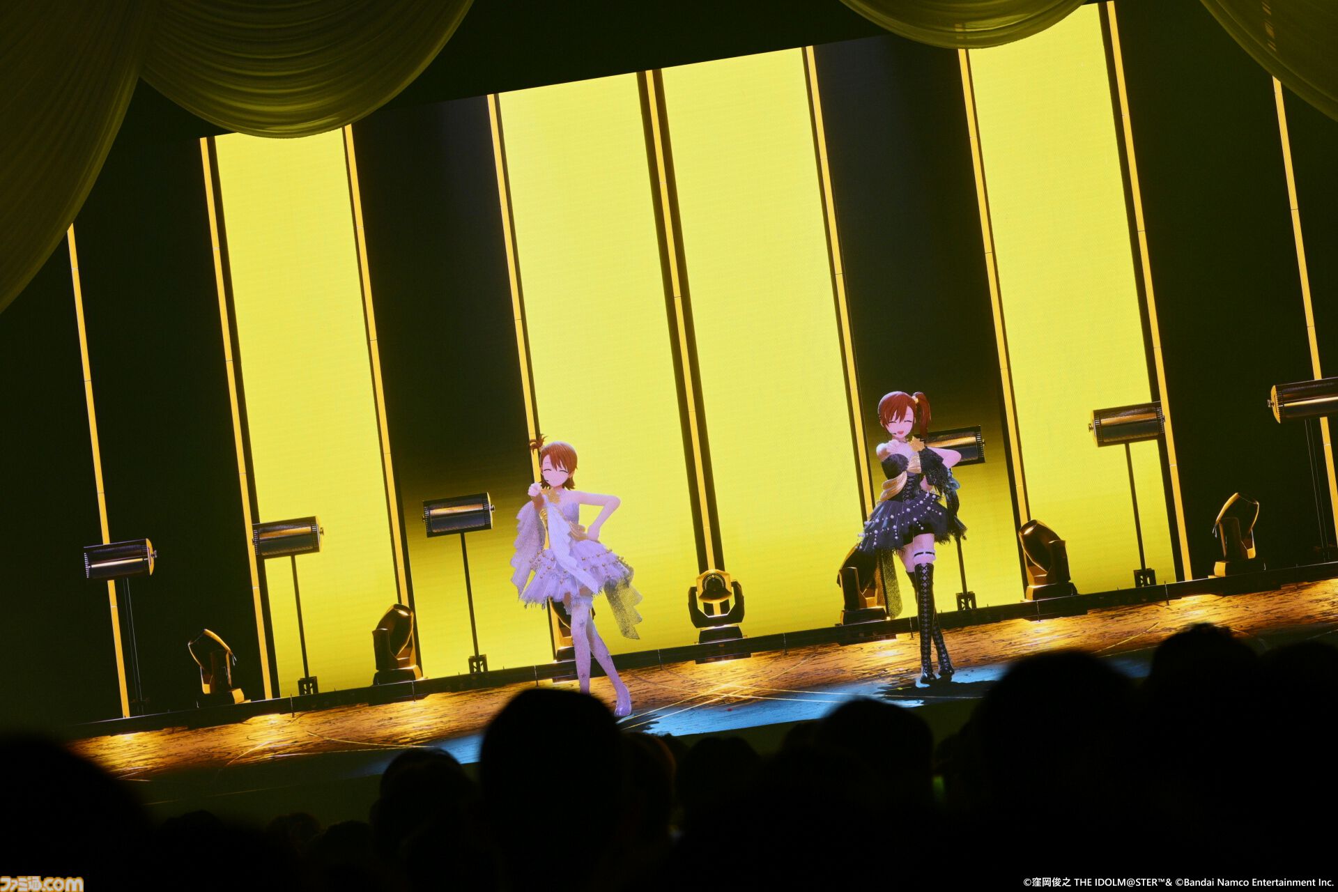 『アイマス』双海亜美・真美 twin live“ふたごぼしのつばさ”東京公演リポート。全曲ふたりでのステージで、新曲『北極星をズラしちゃえ！』でも一体感のあるパフォーマンスを披露。