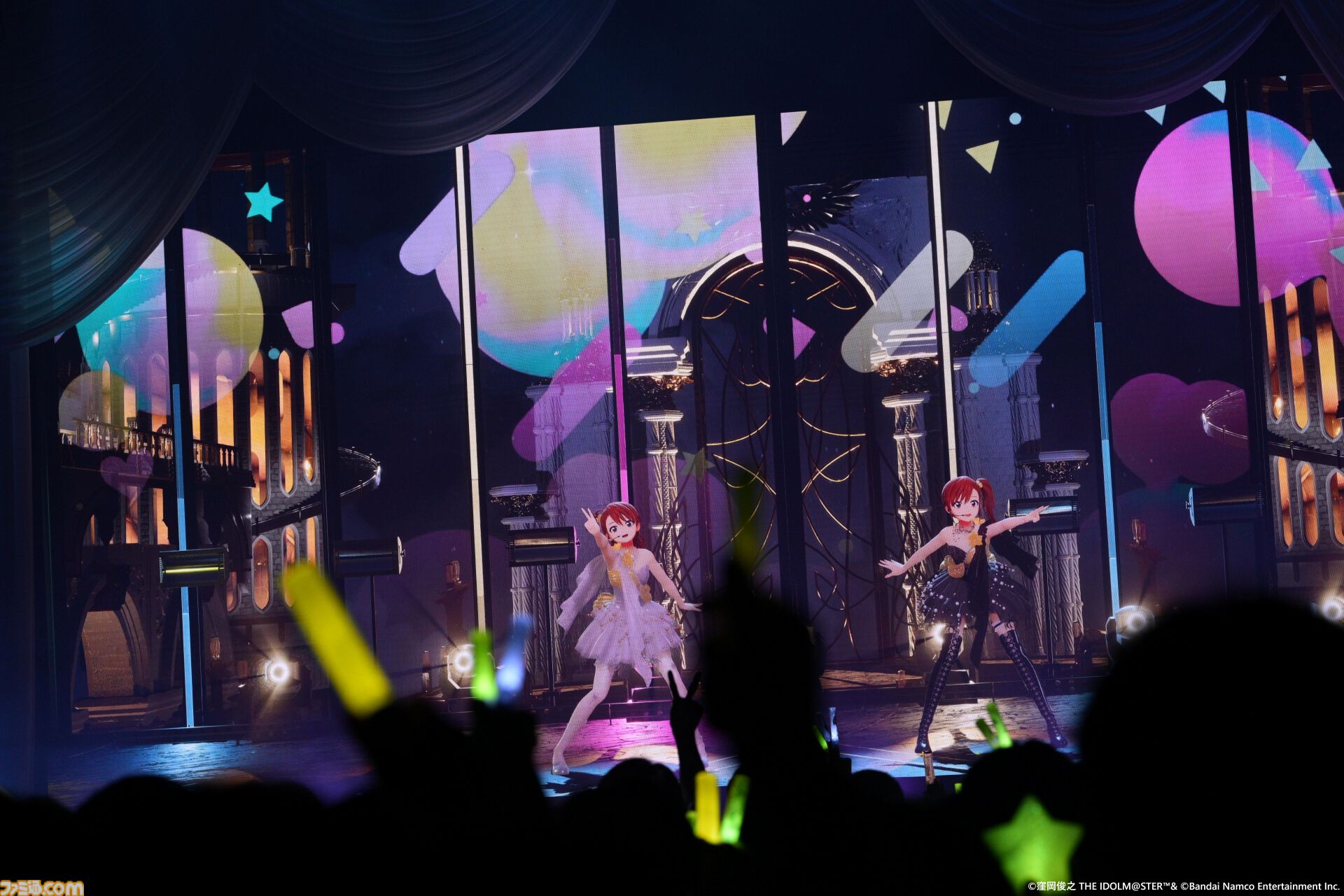 『アイマス』双海亜美・真美 twin live“ふたごぼしのつばさ”東京公演リポート。全曲ふたりでのステージで、新曲『北極星をズラしちゃえ！』でも一体感のあるパフォーマンスを披露。