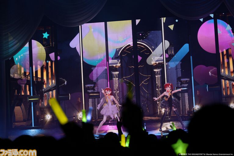 『アイマス』双海亜美・真美 twin live“ふたごぼしのつばさ”東京公演リポート。全曲ふたりでのステージで、新曲『北極星をズラしちゃえ！』でも一体感のあるパフォーマンスを披露。