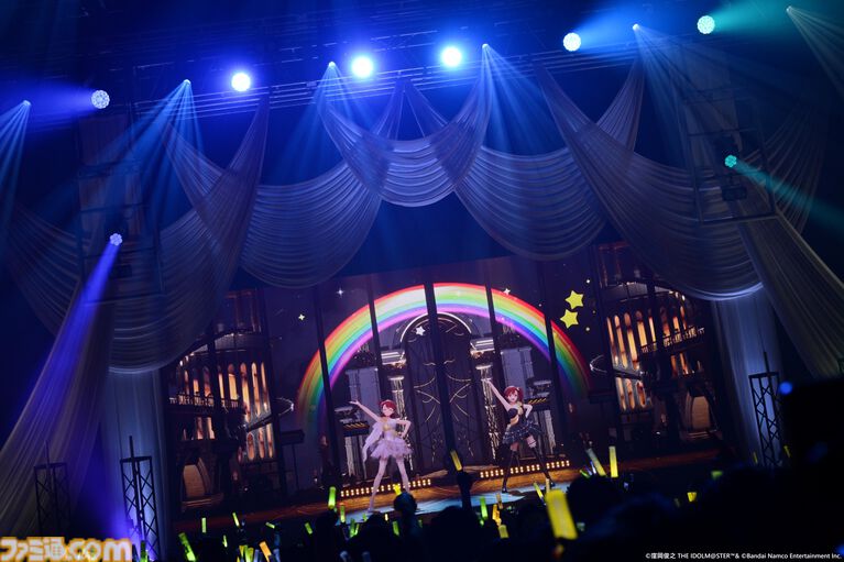 『アイマス』双海亜美・真美 twin live“ふたごぼしのつばさ”東京公演リポート。全曲ふたりでのステージで、新曲『北極星をズラしちゃえ！』でも一体感のあるパフォーマンスを披露。