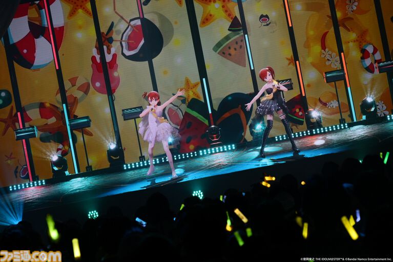 『アイマス』双海亜美・真美 twin live“ふたごぼしのつばさ”東京公演リポート。全曲ふたりでのステージで、新曲『北極星をズラしちゃえ！』でも一体感のあるパフォーマンスを披露。
