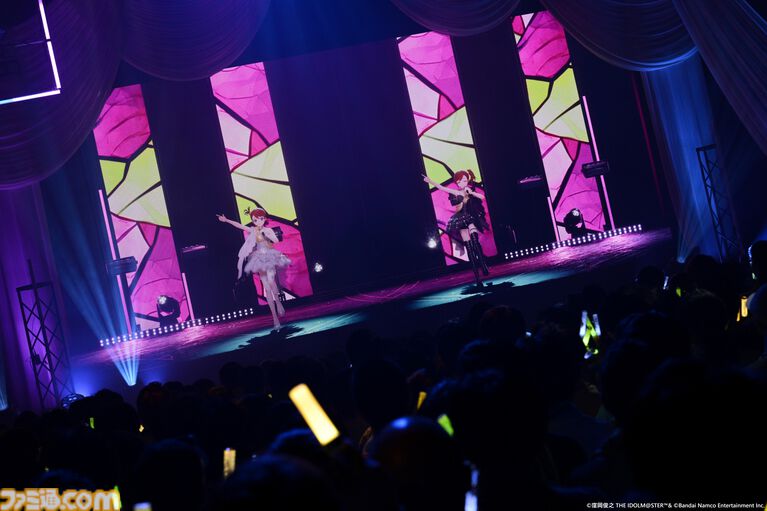 『アイマス』双海亜美・真美 twin live“ふたごぼしのつばさ”東京公演リポート。全曲ふたりでのステージで、新曲『北極星をズラしちゃえ！』でも一体感のあるパフォーマンスを披露。