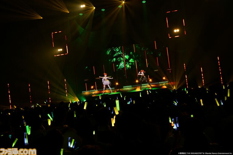 『アイマス』双海亜美・真美 twin live“ふたごぼしのつばさ”東京公演リポート。全曲ふたりでのステージで、新曲『北極星をズラしちゃえ！』でも一体感のあるパフォーマンスを披露。