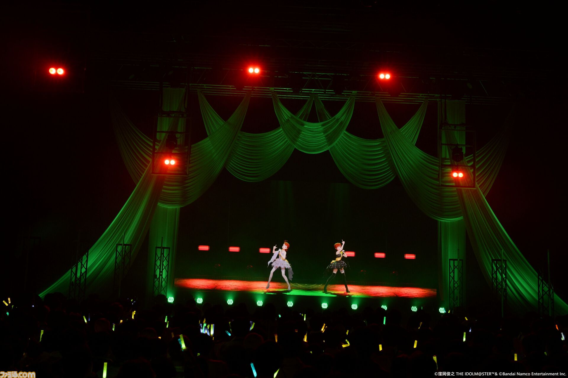 『アイマス』双海亜美・真美 twin live“ふたごぼしのつばさ”東京公演リポート。全曲ふたりでのステージで、新曲『北極星をズラしちゃえ！』でも一体感のあるパフォーマンスを披露。