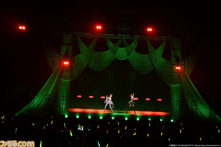 『アイマス』双海亜美・真美 twin live“ふたごぼしのつばさ”東京公演リポート。全曲ふたりでのステージで、新曲『北極星をズラしちゃえ！』でも一体感のあるパフォーマンスを披露。