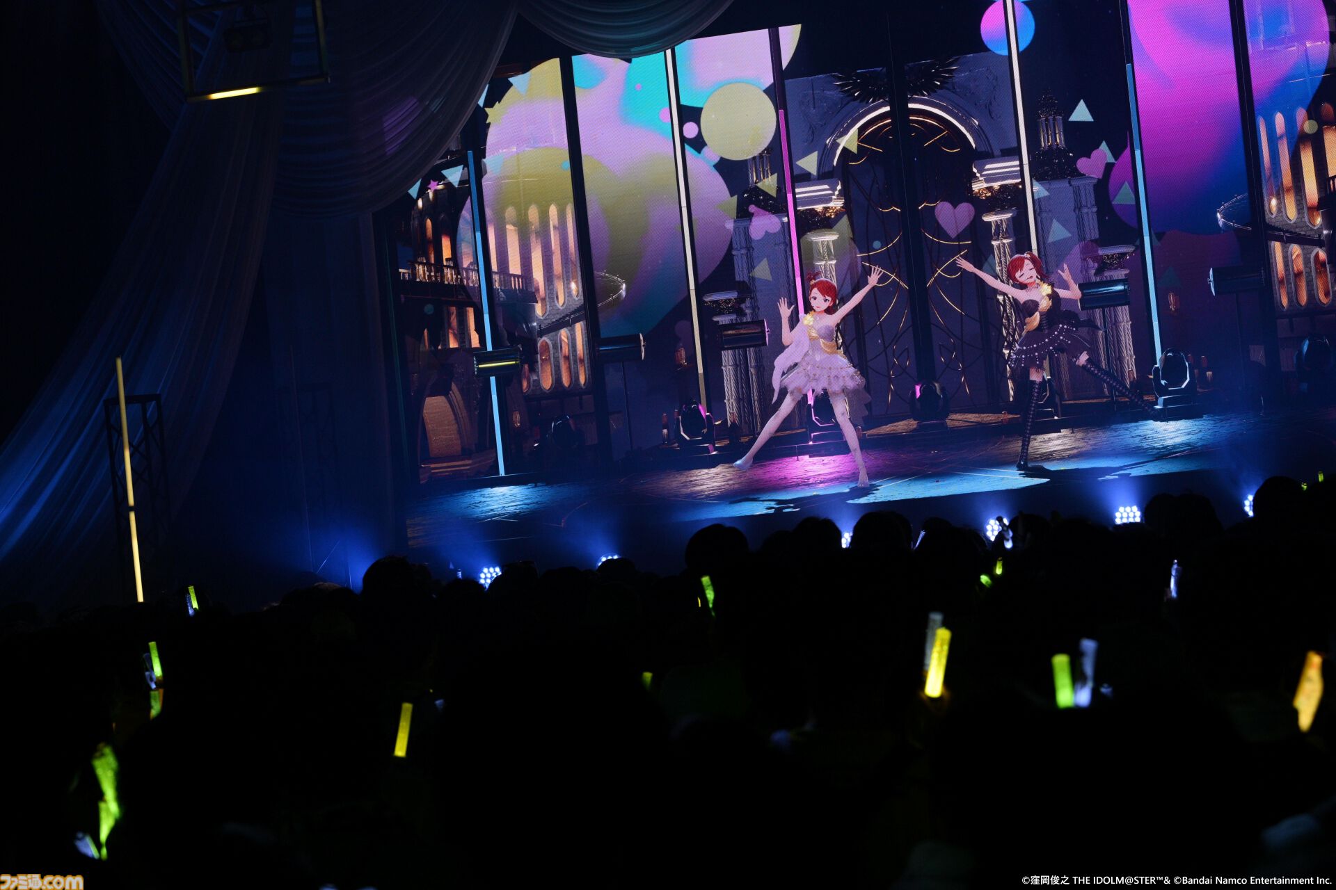 『アイマス』双海亜美・真美 twin live“ふたごぼしのつばさ”東京公演リポート。全曲ふたりでのステージで、新曲『北極星をズラしちゃえ！』でも一体感のあるパフォーマンスを披露。