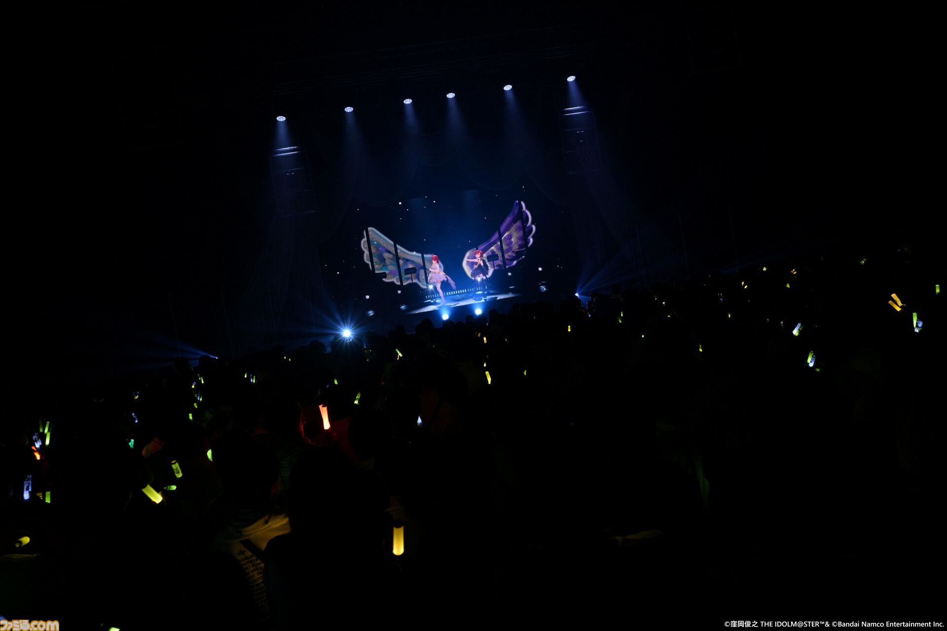 『アイマス』双海亜美・真美 twin live“ふたごぼしのつばさ”東京公演リポート。全曲ふたりでのステージで、新曲『北極星をズラしちゃえ！』でも一体感のあるパフォーマンスを披露。