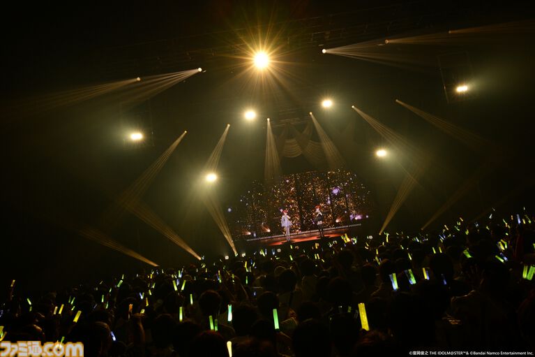 『アイマス』双海亜美・真美 twin live“ふたごぼしのつばさ”東京公演リポート。全曲ふたりでのステージで、新曲『北極星をズラしちゃえ！』でも一体感のあるパフォーマンスを披露。