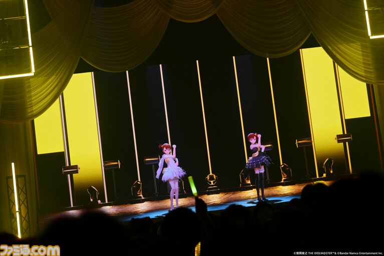 『アイマス』双海亜美・真美 twin live“ふたごぼしのつばさ”東京公演リポート。全曲ふたりでのステージで、新曲『北極星をズラしちゃえ！』でも一体感のあるパフォーマンスを披露。