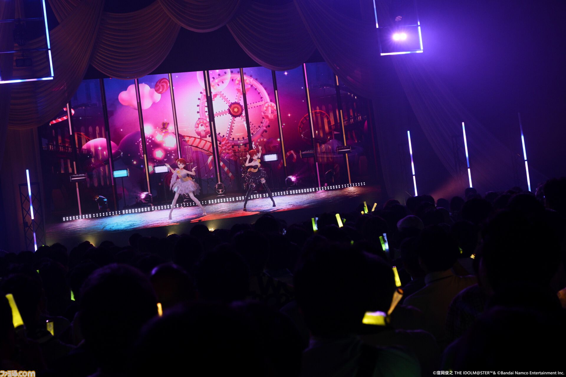 『アイマス』双海亜美・真美 twin live“ふたごぼしのつばさ”東京公演リポート。全曲ふたりでのステージで、新曲『北極星をズラしちゃえ！』でも一体感のあるパフォーマンスを披露。