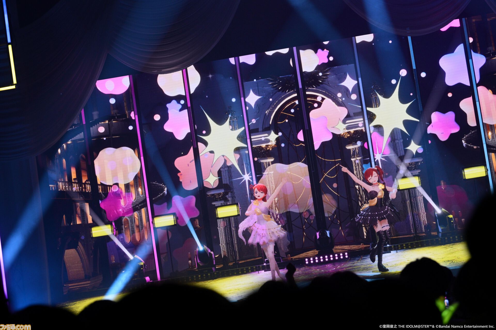 『アイマス』双海亜美・真美 twin live“ふたごぼしのつばさ”東京公演リポート。全曲ふたりでのステージで、新曲『北極星をズラしちゃえ！』でも一体感のあるパフォーマンスを披露。