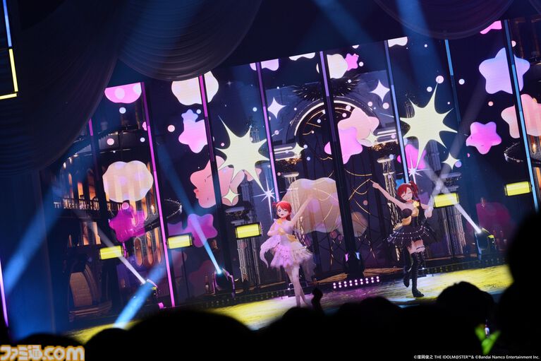 『アイマス』双海亜美・真美 twin live“ふたごぼしのつばさ”東京公演リポート。全曲ふたりでのステージで、新曲『北極星をズラしちゃえ！』でも一体感のあるパフォーマンスを披露。