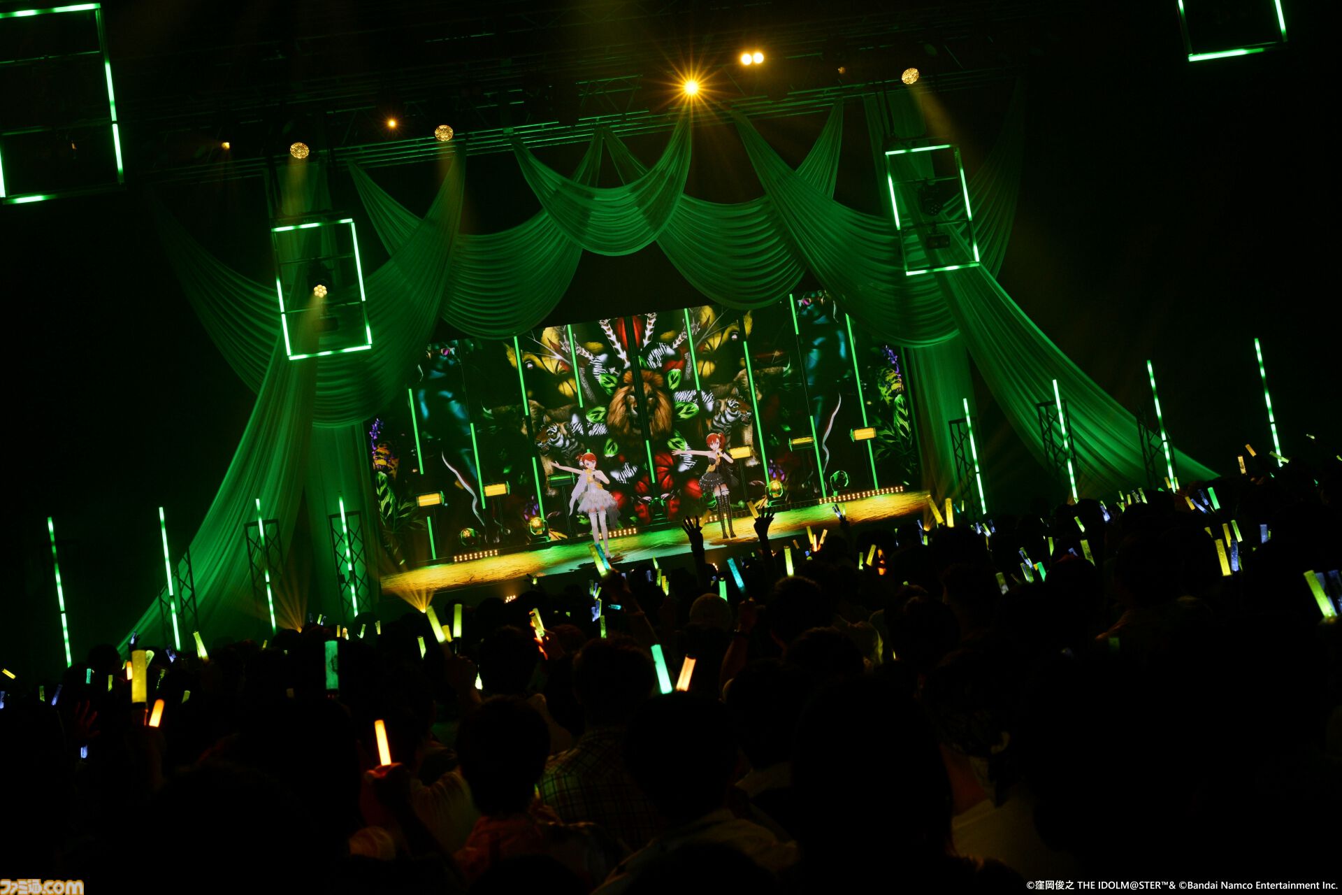 『アイマス』双海亜美・真美 twin live“ふたごぼしのつばさ”東京公演リポート。全曲ふたりでのステージで、新曲『北極星をズラしちゃえ！』でも一体感のあるパフォーマンスを披露。