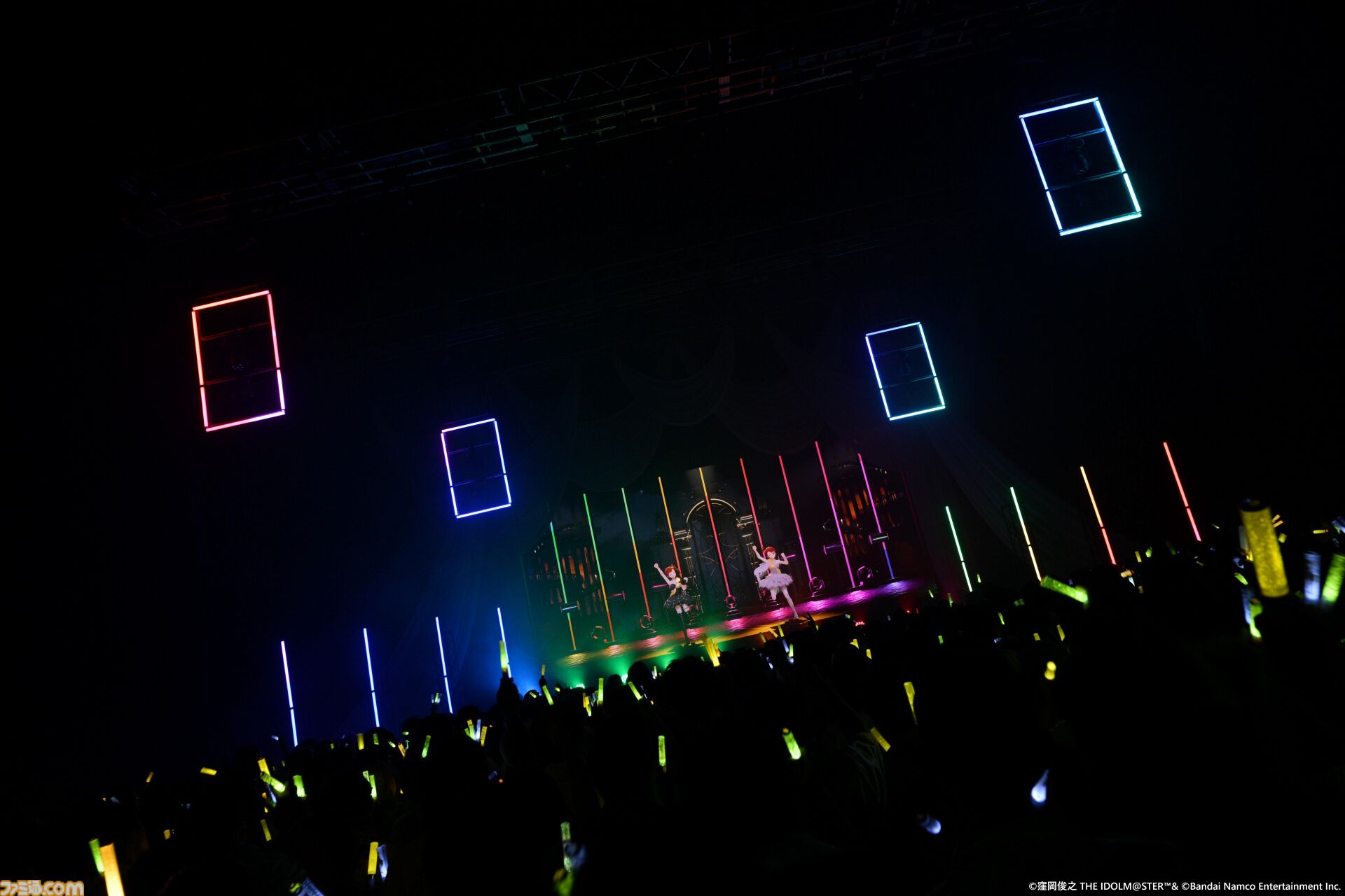 『アイマス』双海亜美・真美 twin live“ふたごぼしのつばさ”東京公演リポート。全曲ふたりでのステージで、新曲『北極星をズラしちゃえ！』でも一体感のあるパフォーマンスを披露。