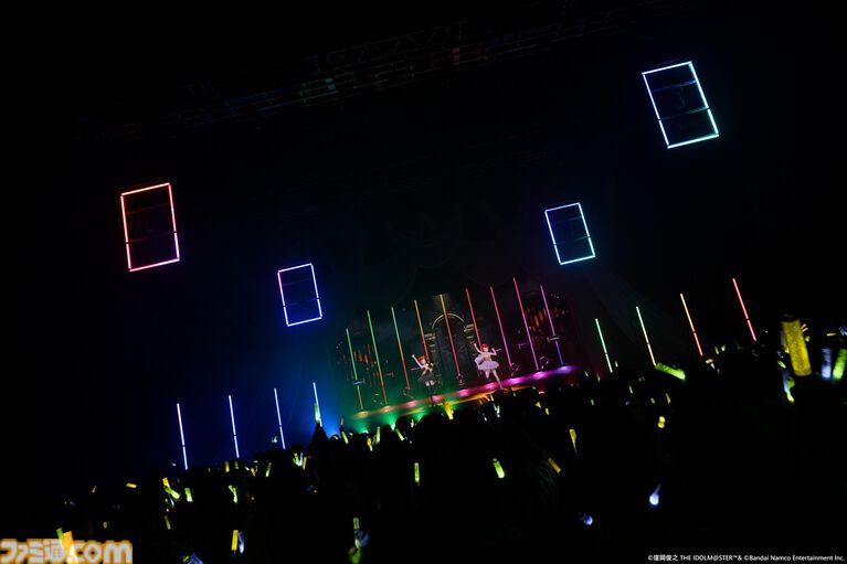 『アイマス』双海亜美・真美 twin live“ふたごぼしのつばさ”東京公演リポート。全曲ふたりでのステージで、新曲『北極星をズラしちゃえ！』でも一体感のあるパフォーマンスを披露。