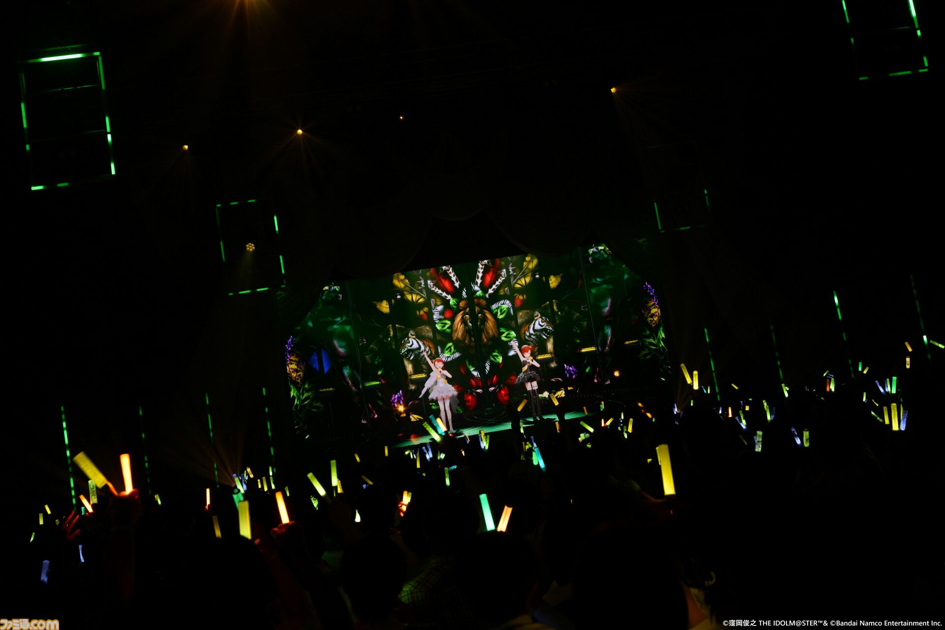『アイマス』双海亜美・真美 twin live“ふたごぼしのつばさ”東京公演リポート。全曲ふたりでのステージで、新曲『北極星をズラしちゃえ！』でも一体感のあるパフォーマンスを披露。