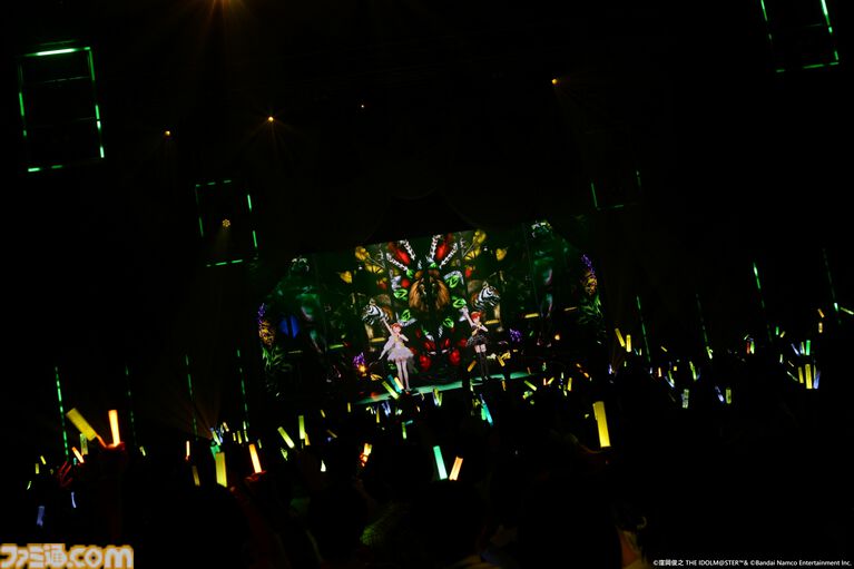 『アイマス』双海亜美・真美 twin live“ふたごぼしのつばさ”東京公演リポート。全曲ふたりでのステージで、新曲『北極星をズラしちゃえ！』でも一体感のあるパフォーマンスを披露。