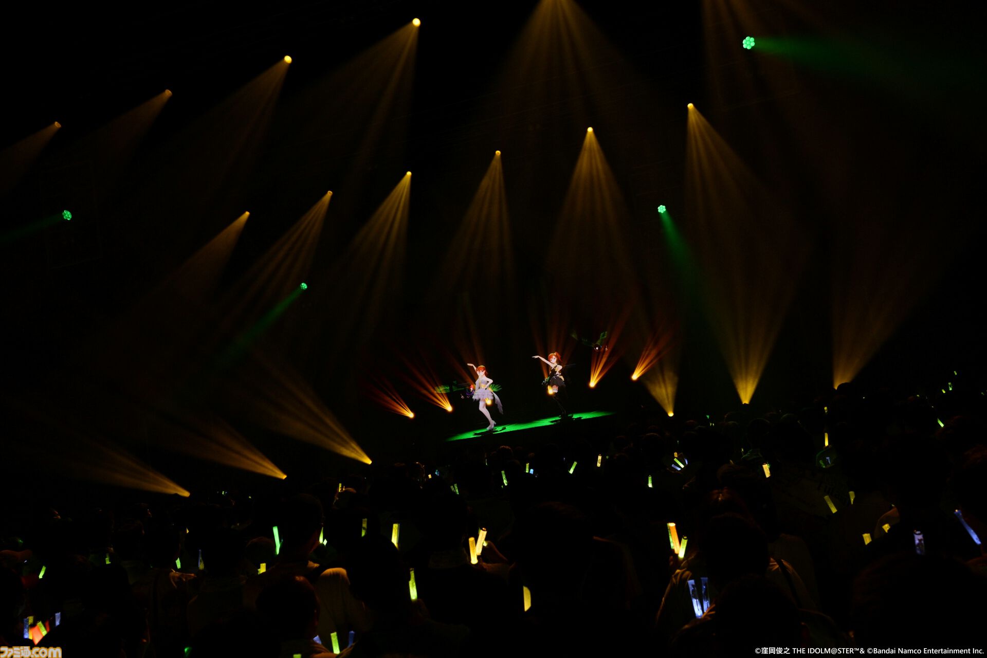 『アイマス』双海亜美・真美 twin live“ふたごぼしのつばさ”東京公演リポート。全曲ふたりでのステージで、新曲『北極星をズラしちゃえ！』でも一体感のあるパフォーマンスを披露。