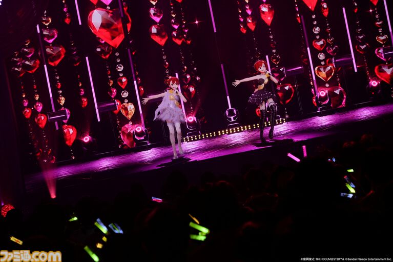 『アイマス』双海亜美・真美 twin live“ふたごぼしのつばさ”東京公演リポート。全曲ふたりでのステージで、新曲『北極星をズラしちゃえ！』でも一体感のあるパフォーマンスを披露。