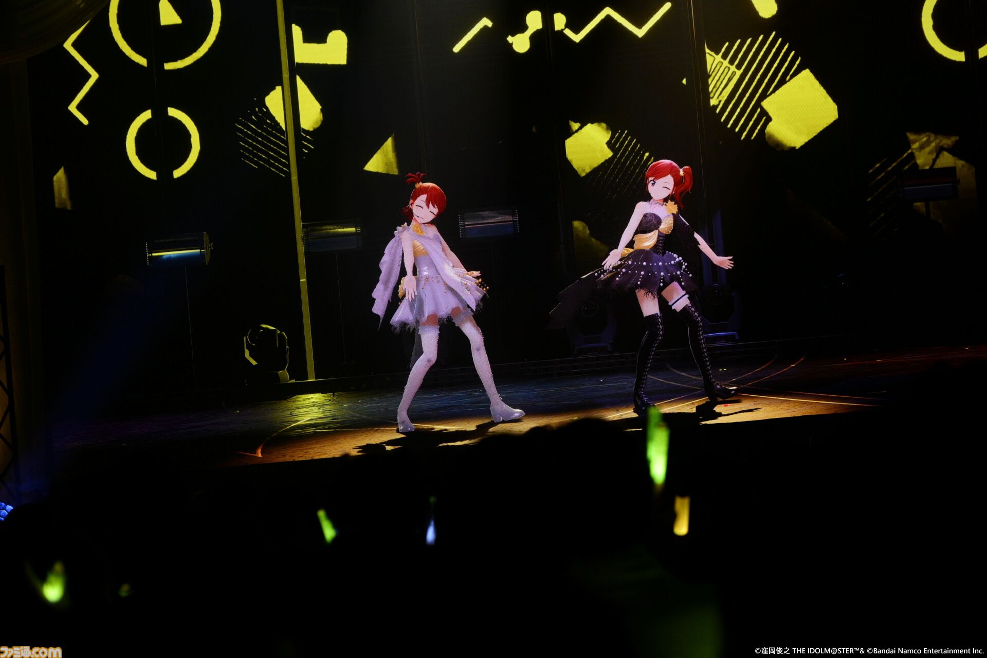 『アイマス』双海亜美・真美 twin live“ふたごぼしのつばさ”東京公演リポート。全曲ふたりでのステージで、新曲『北極星をズラしちゃえ！』でも一体感のあるパフォーマンスを披露。