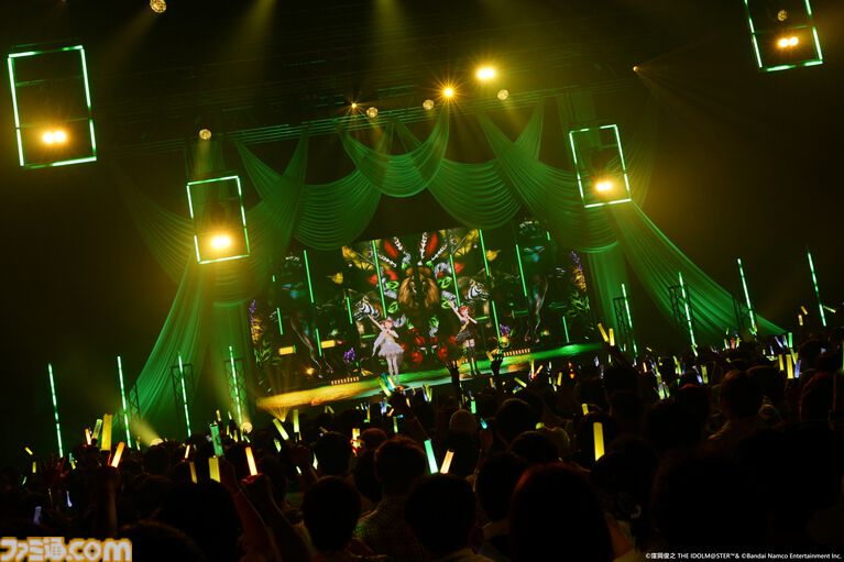 『アイマス』双海亜美・真美 twin live“ふたごぼしのつばさ”東京公演リポート。全曲ふたりでのステージで、新曲『北極星をズラしちゃえ！』でも一体感のあるパフォーマンスを披露。