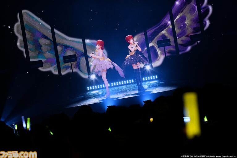 『アイマス』双海亜美・真美 twin live“ふたごぼしのつばさ”東京公演リポート。全曲ふたりでのステージで、新曲『北極星をズラしちゃえ！』でも一体感のあるパフォーマンスを披露。