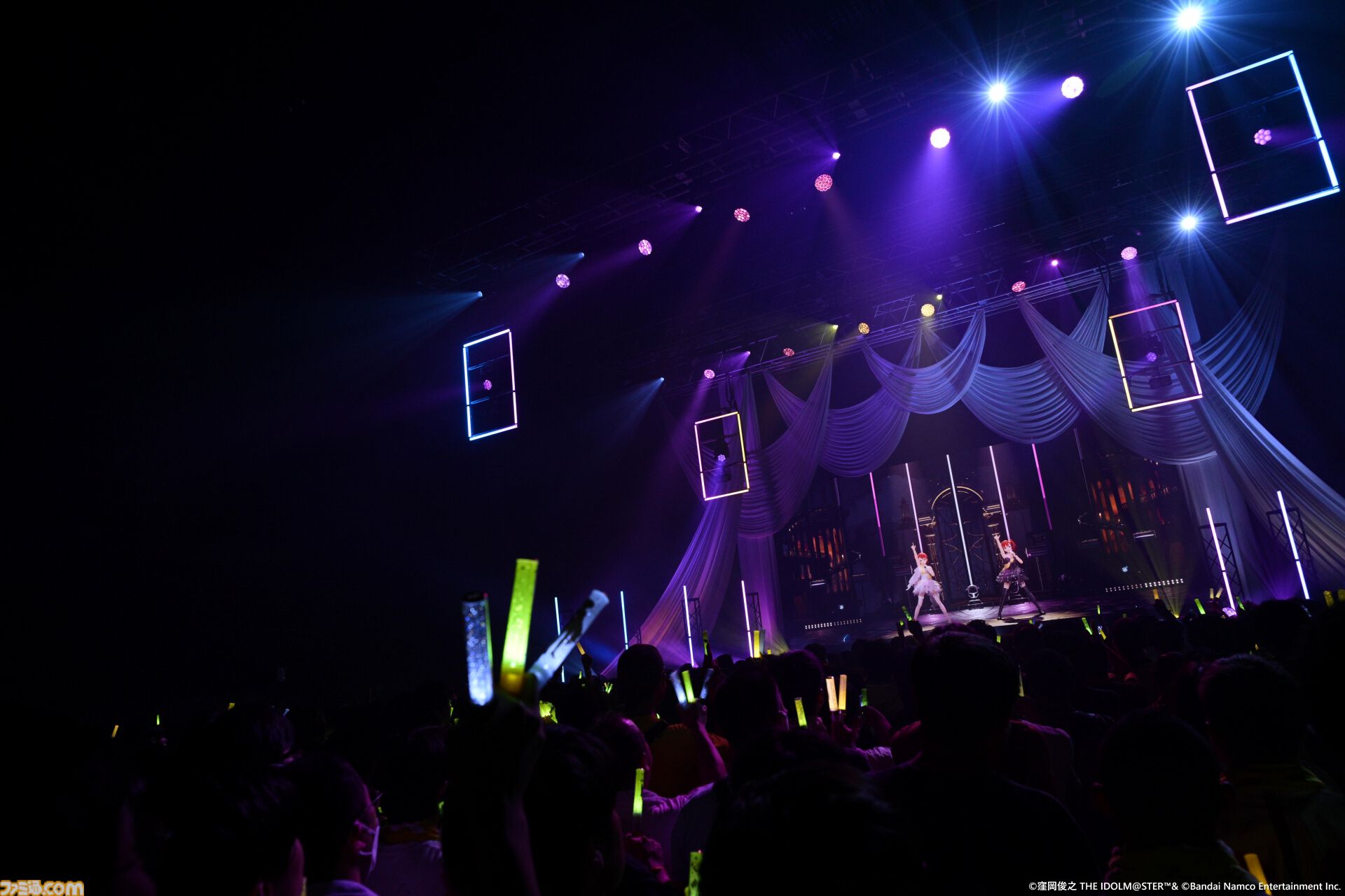 『アイマス』双海亜美・真美 twin live“ふたごぼしのつばさ”東京公演リポート。全曲ふたりでのステージで、新曲『北極星をズラしちゃえ！』でも一体感のあるパフォーマンスを披露。