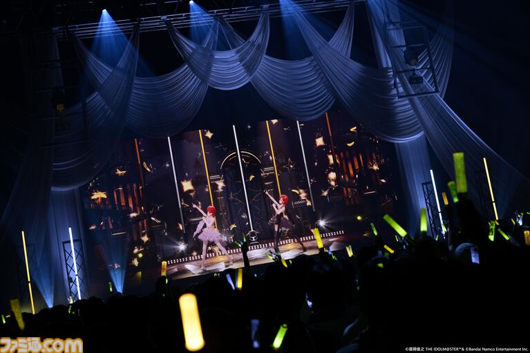 『アイマス』双海亜美・真美 twin live“ふたごぼしのつばさ”東京公演リポート。全曲ふたりでのステージで、新曲『北極星をズラしちゃえ！』でも一体感のあるパフォーマンスを披露。