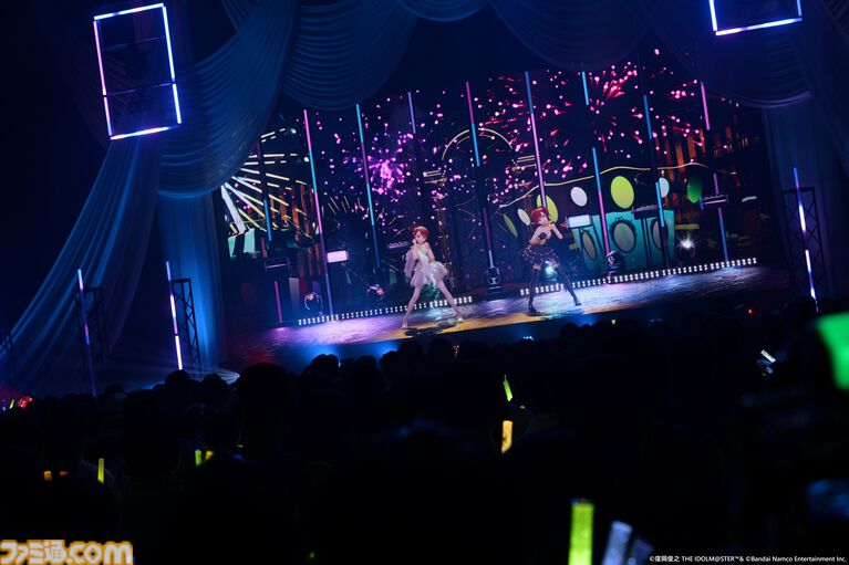 『アイマス』双海亜美・真美 twin live“ふたごぼしのつばさ”東京公演リポート。全曲ふたりでのステージで、新曲『北極星をズラしちゃえ！』でも一体感のあるパフォーマンスを披露。