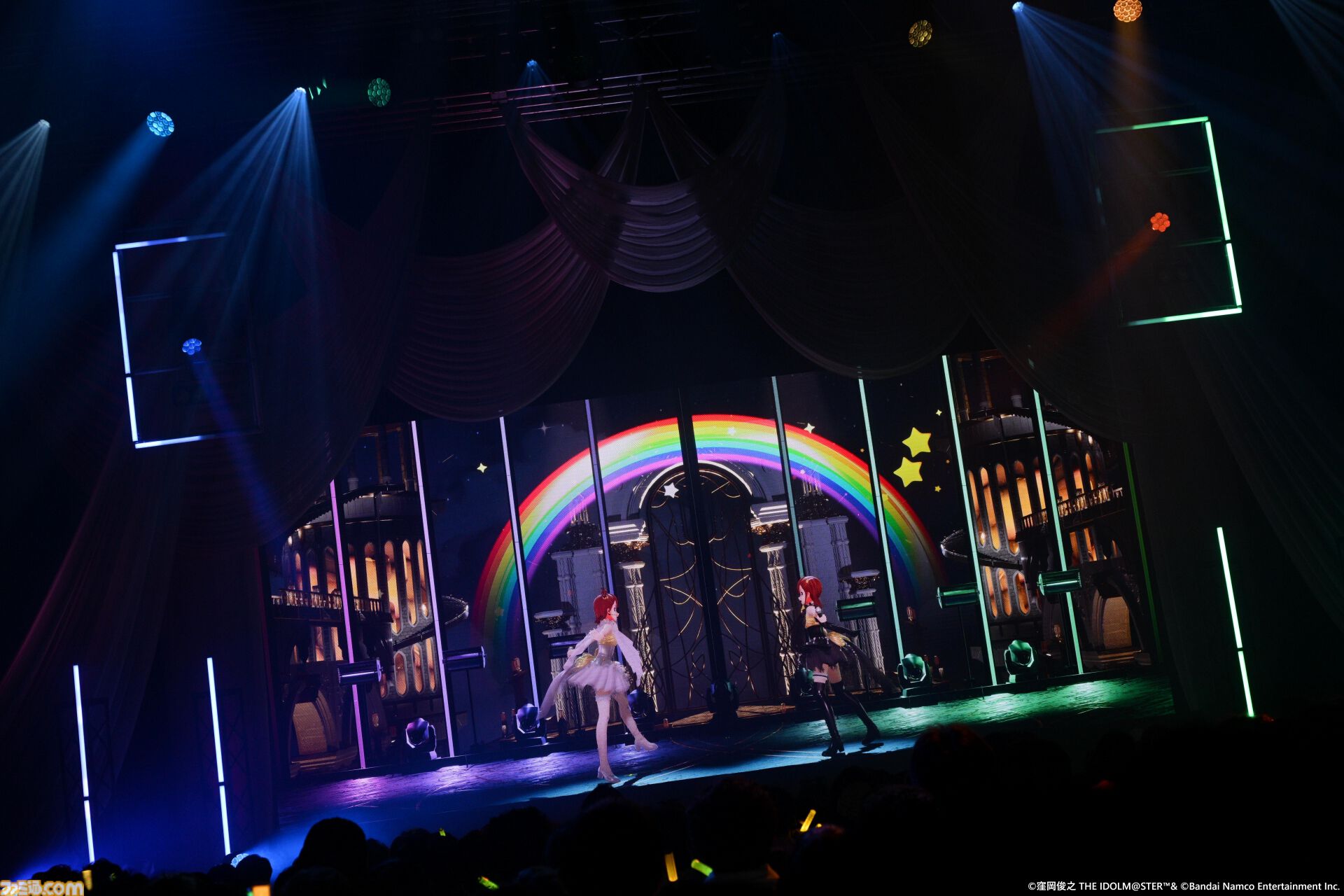『アイマス』双海亜美・真美 twin live“ふたごぼしのつばさ”東京公演リポート。全曲ふたりでのステージで、新曲『北極星をズラしちゃえ！』でも一体感のあるパフォーマンスを披露。