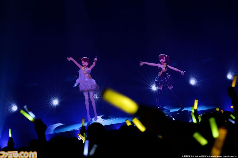 『アイマス』双海亜美・真美 twin live“ふたごぼしのつばさ”東京公演リポート。全曲ふたりでのステージで、新曲『北極星をズラしちゃえ！』でも一体感のあるパフォーマンスを披露。