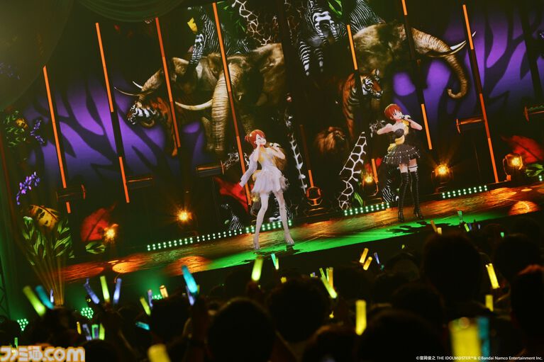 『アイマス』双海亜美・真美 twin live“ふたごぼしのつばさ”東京公演リポート。全曲ふたりでのステージで、新曲『北極星をズラしちゃえ！』でも一体感のあるパフォーマンスを披露。