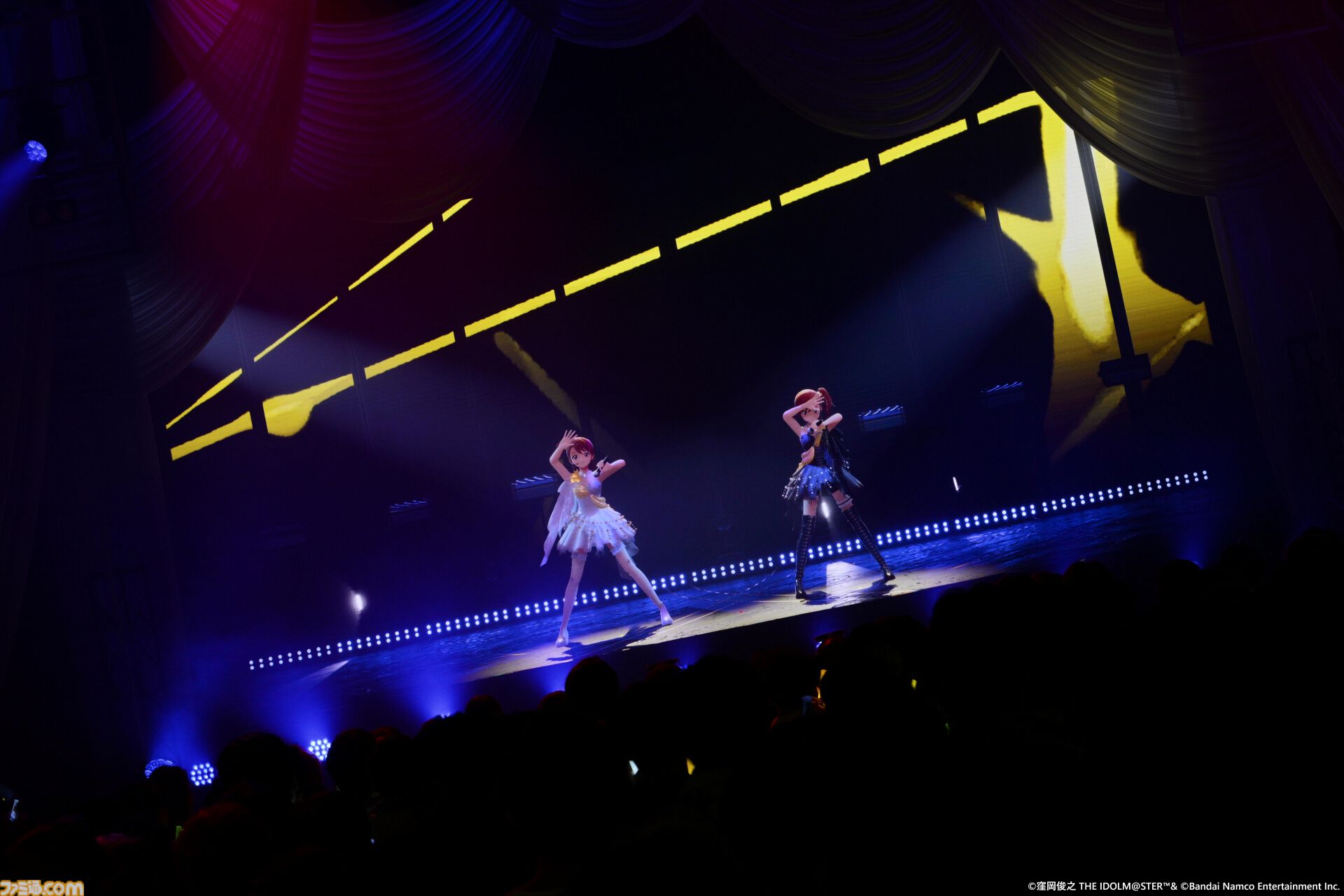 『アイマス』双海亜美・真美 twin live“ふたごぼしのつばさ”東京公演リポート。全曲ふたりでのステージで、新曲『北極星をズラしちゃえ！』でも一体感のあるパフォーマンスを披露。