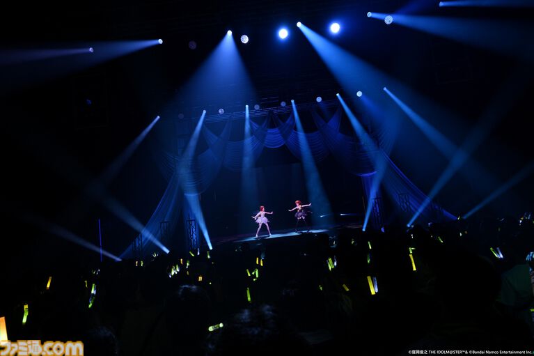 『アイマス』双海亜美・真美 twin live“ふたごぼしのつばさ”東京公演リポート。全曲ふたりでのステージで、新曲『北極星をズラしちゃえ！』でも一体感のあるパフォーマンスを披露。