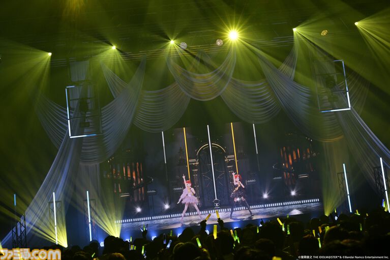『アイマス』双海亜美・真美 twin live“ふたごぼしのつばさ”東京公演リポート。全曲ふたりでのステージで、新曲『北極星をズラしちゃえ！』でも一体感のあるパフォーマンスを披露。