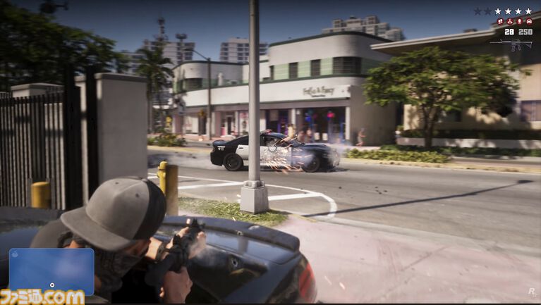 『GTA6』26分の長尺映像でついにゲームプレイ初公開。犬とじゃれるシーン、盗んだ車を中継するストリーマーのライブ配信など、新要素続々