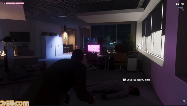 『GTA6』26分の長尺映像でついにゲームプレイ初公開。犬とじゃれるシーン、盗んだ車を中継するストリーマーのライブ配信など、新要素続々
