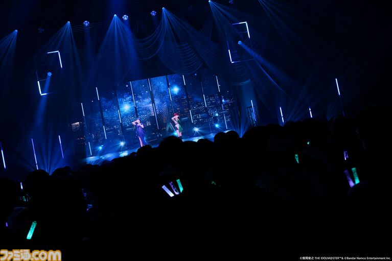 『アイマス』三浦あずさ・秋月律子 twin live “つみまつよるまち”東京公演リポート。大人の魅力が溢れる落ち着いたライブで、オシャレな新曲『Binary Star』も披露