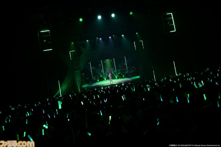 『アイマス』三浦あずさ・秋月律子 twin live “つみまつよるまち”東京公演リポート。大人の魅力が溢れる落ち着いたライブで、オシャレな新曲『Binary Star』も披露