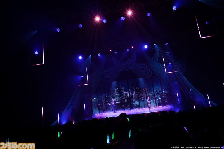 『アイマス』三浦あずさ・秋月律子 twin live “つみまつよるまち”東京公演リポート。大人の魅力が溢れる落ち着いたライブで、オシャレな新曲『Binary Star』も披露