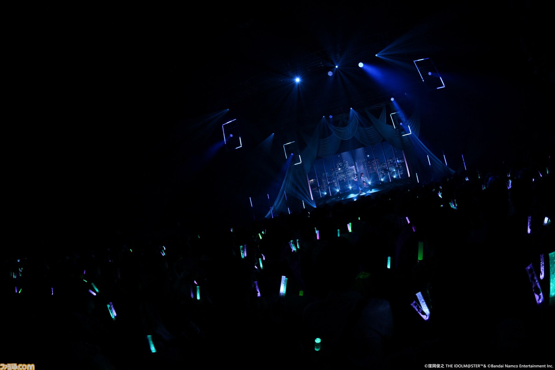 『アイマス』三浦あずさ・秋月律子 twin live “つみまつよるまち”東京公演リポート。大人の魅力が溢れる落ち着いたライブで、オシャレな新曲『Binary Star』も披露